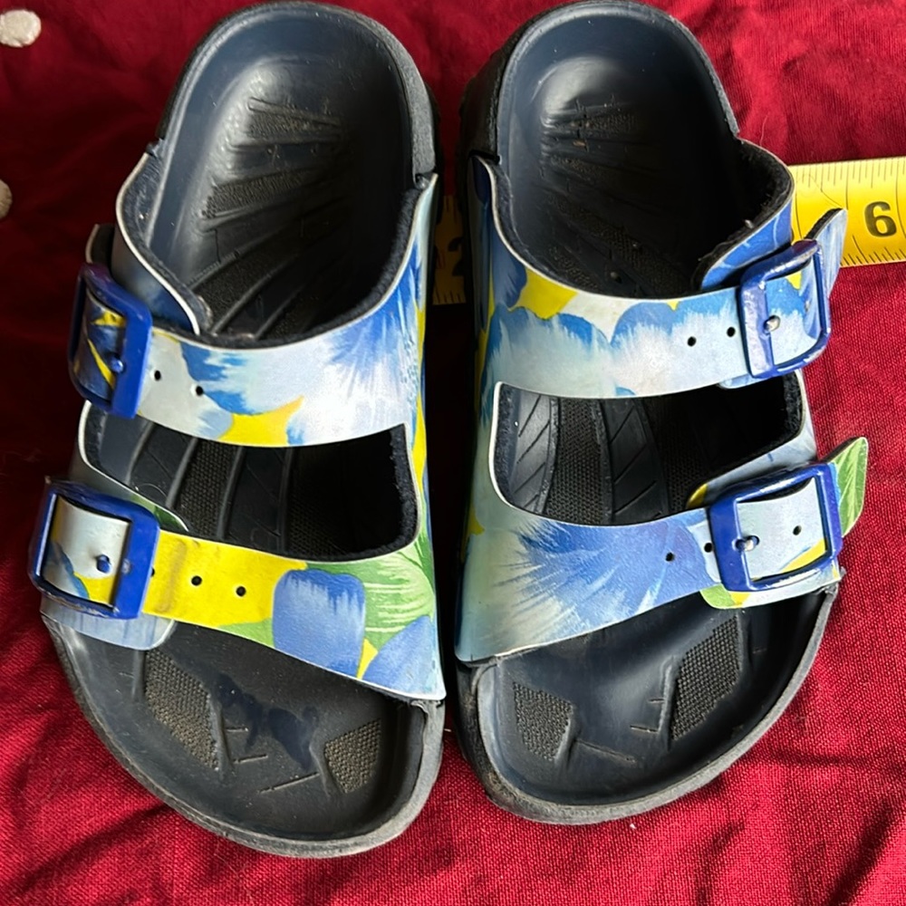 Birkenstock Birkis slide on sandal. Size 25